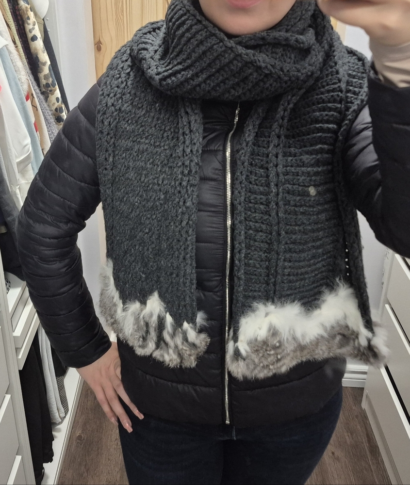 Rabbit Fur Knit Scarf With Gifted Tote Bag - Picture 4 of 13